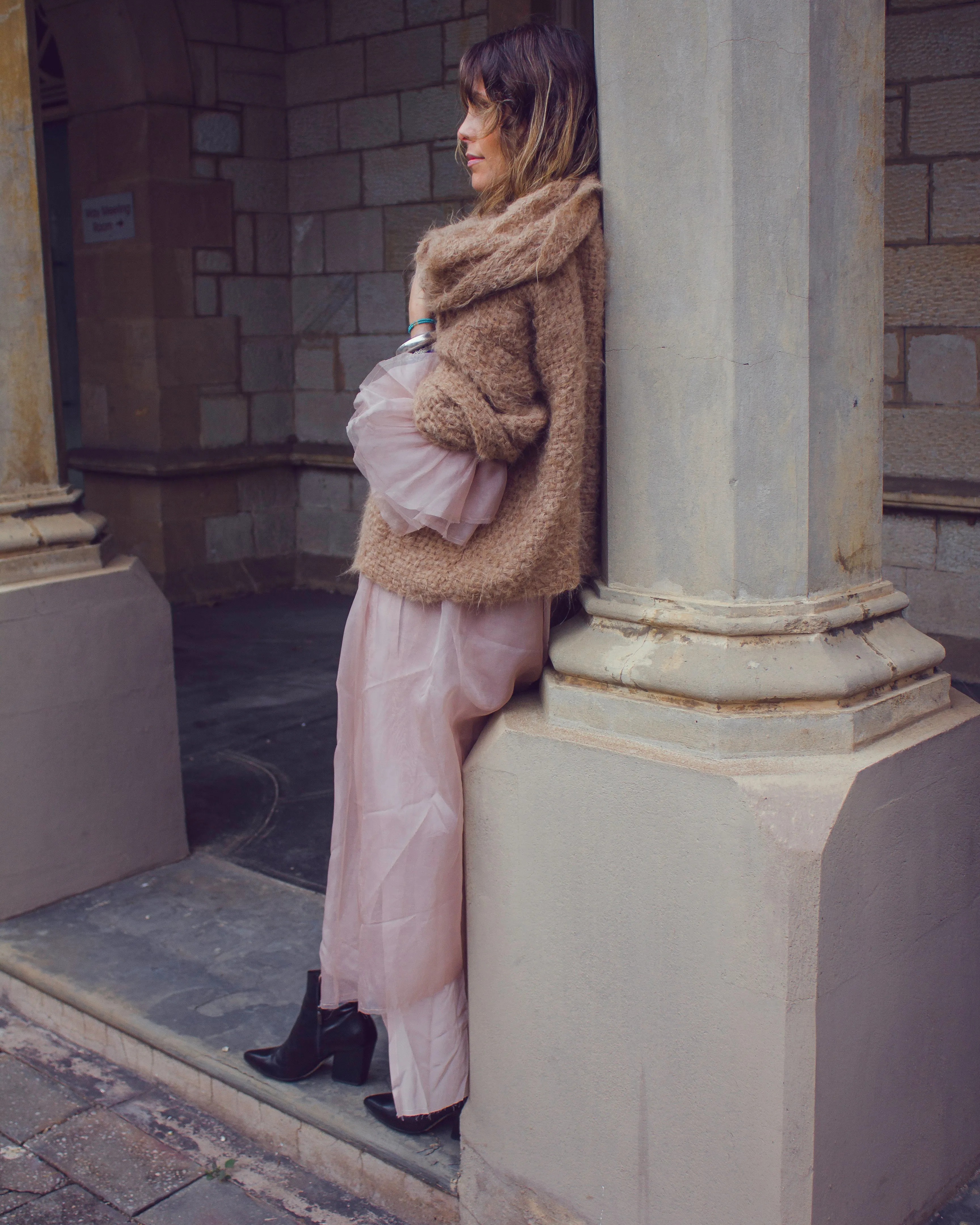 Hand loom sweater with detachable collar - Mocca