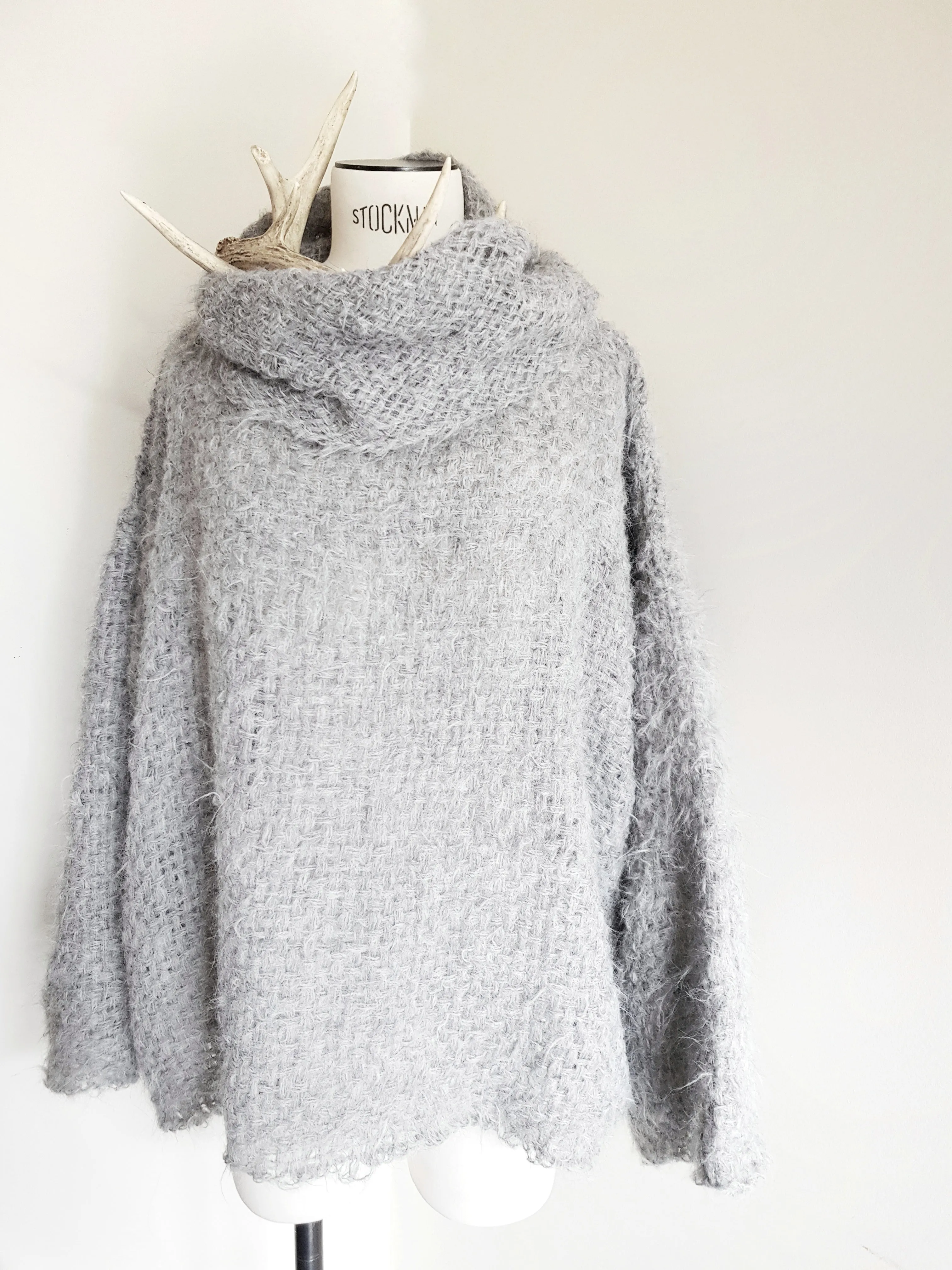 Hand loom sweater with detachable collar - Mocca