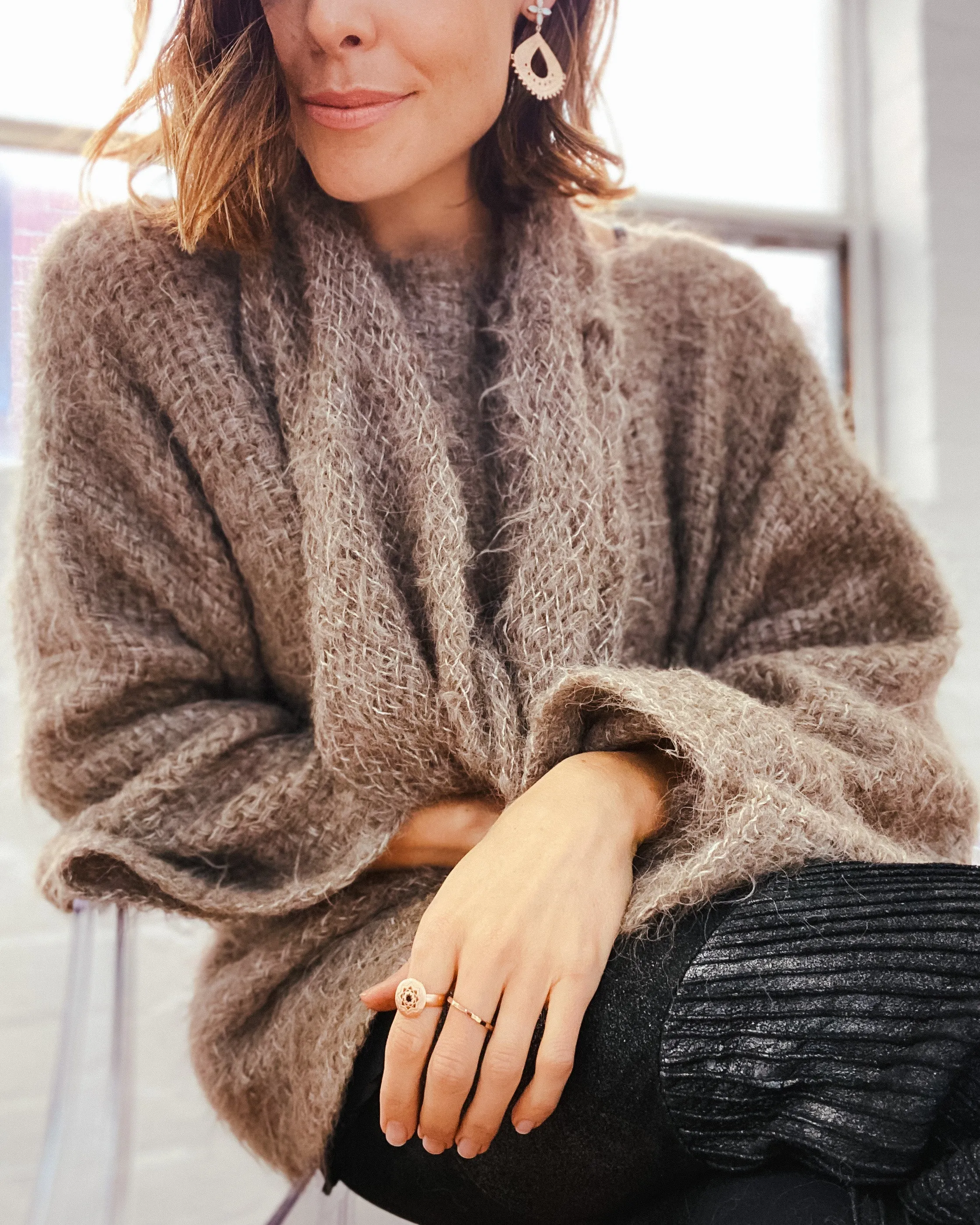 Hand loom sweater with detachable collar - Mocca