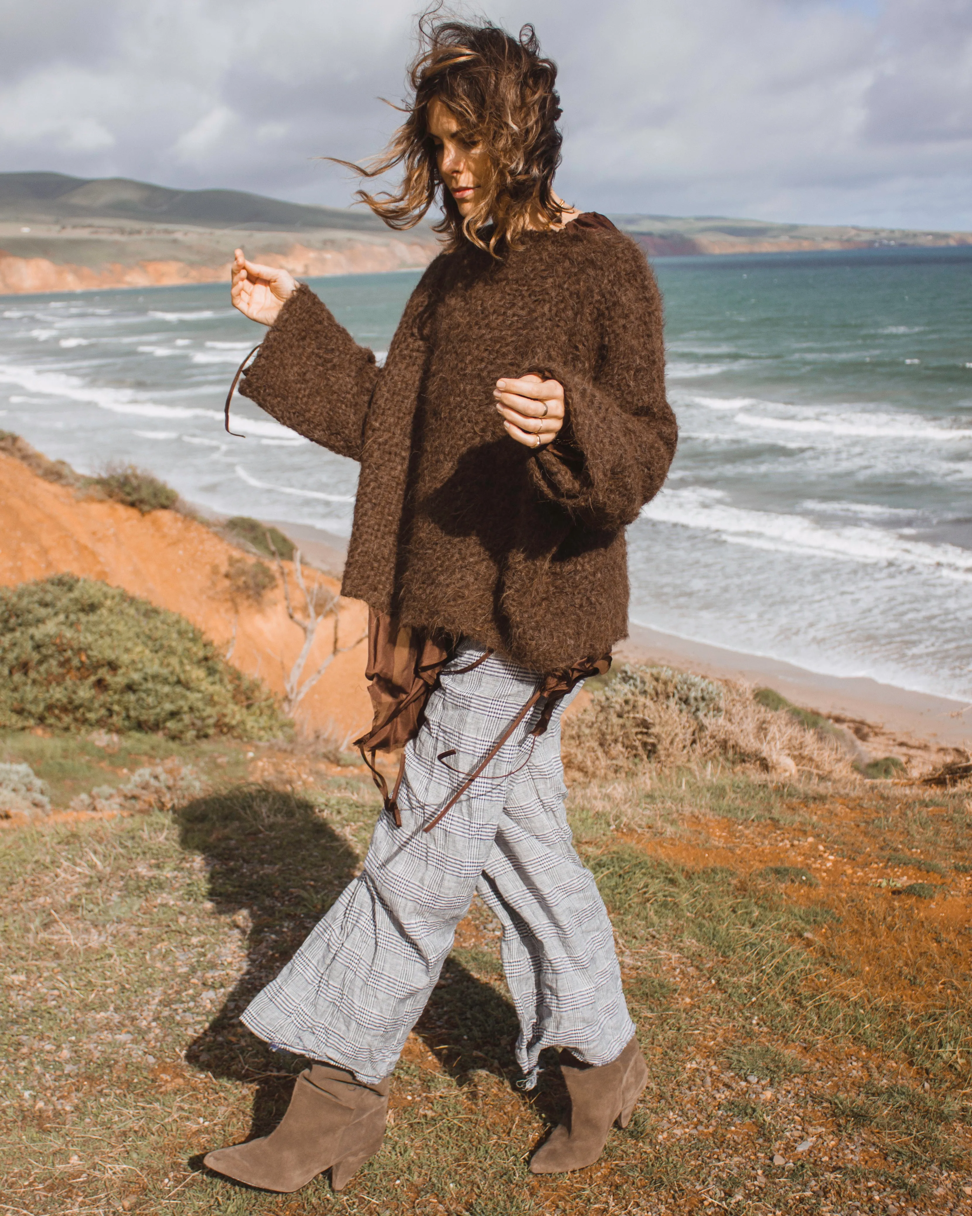 Hand loom sweater with detachable collar - Mocca
