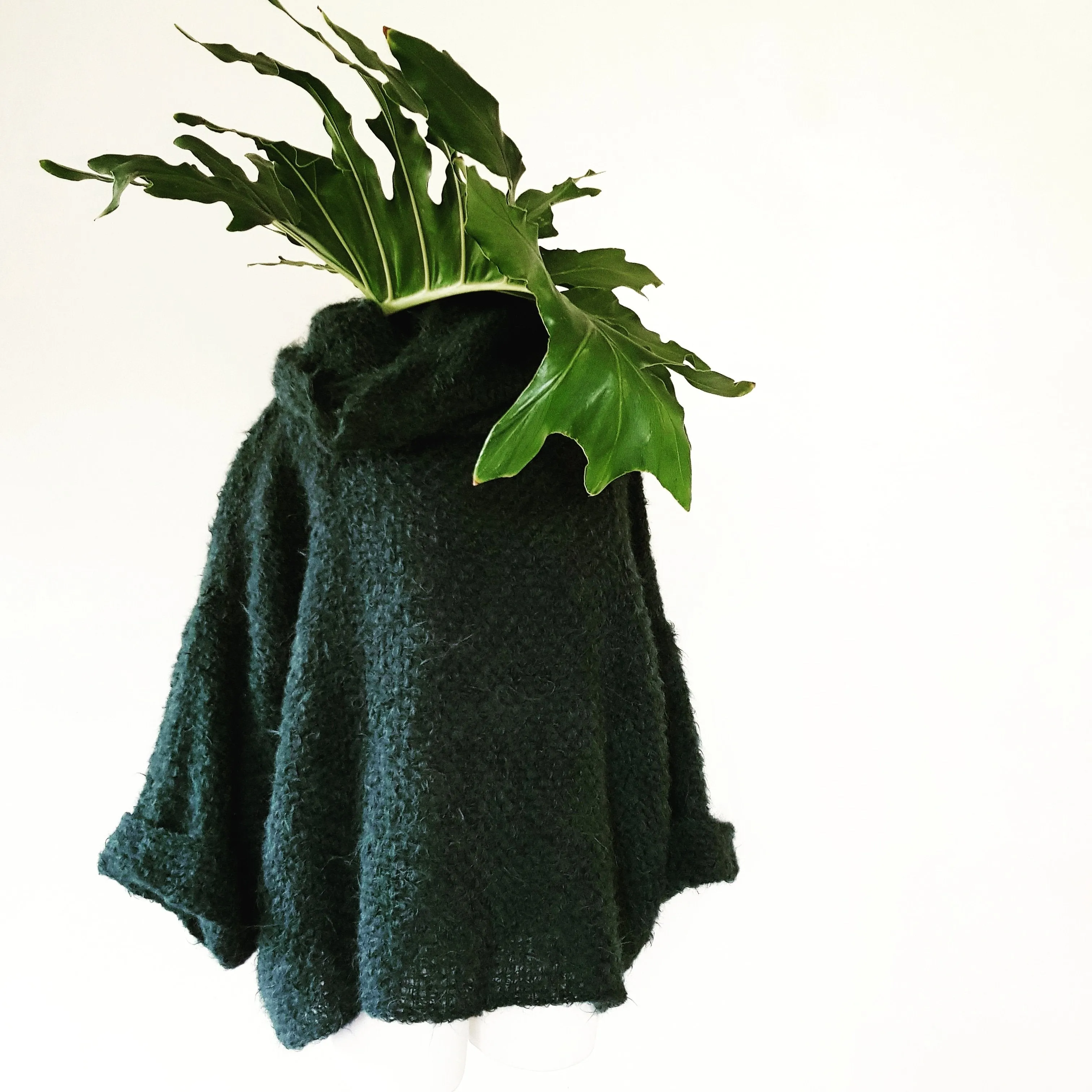 Hand loom sweater with detachable collar - Mocca