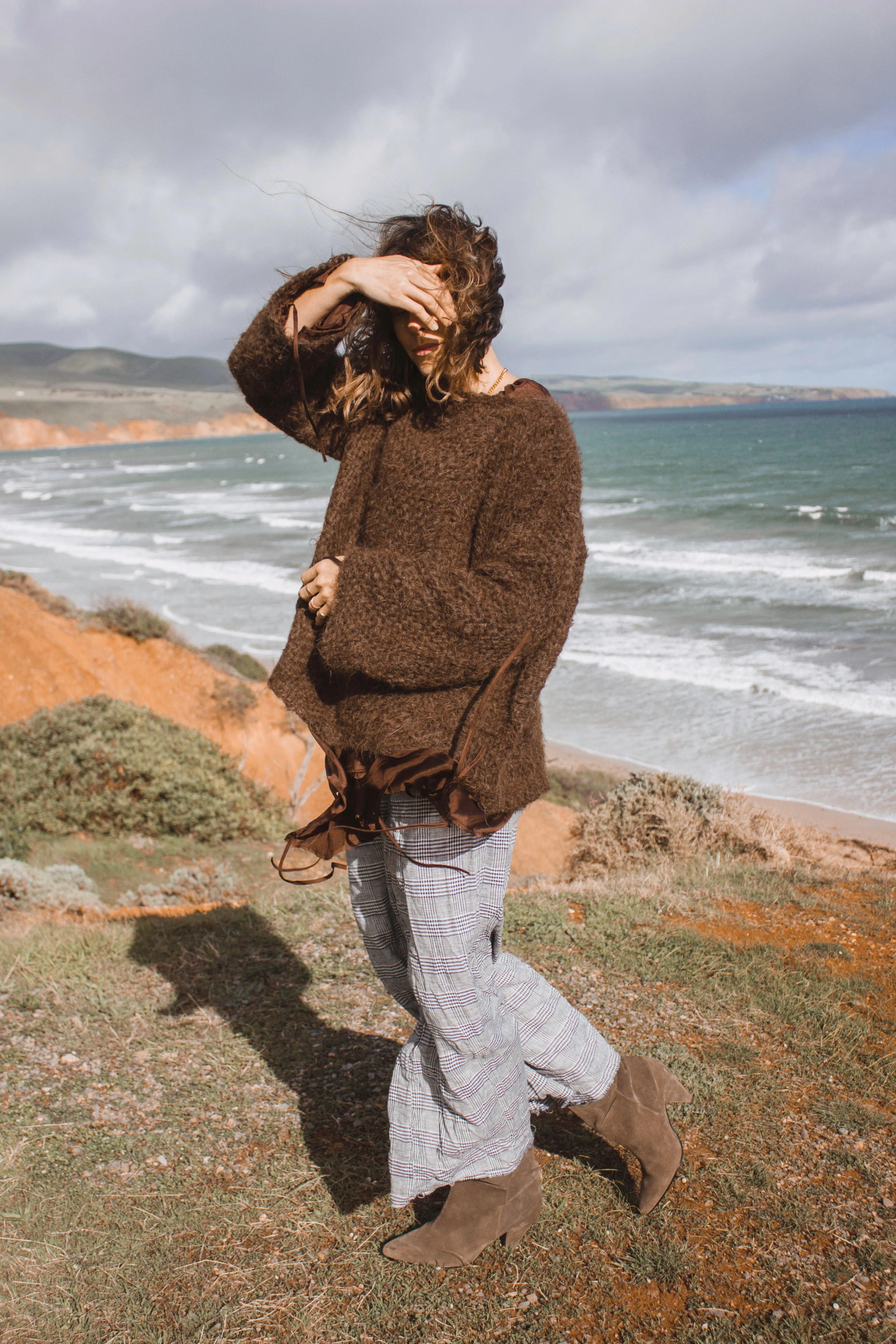 Hand loom sweater with detachable collar - Mocca
