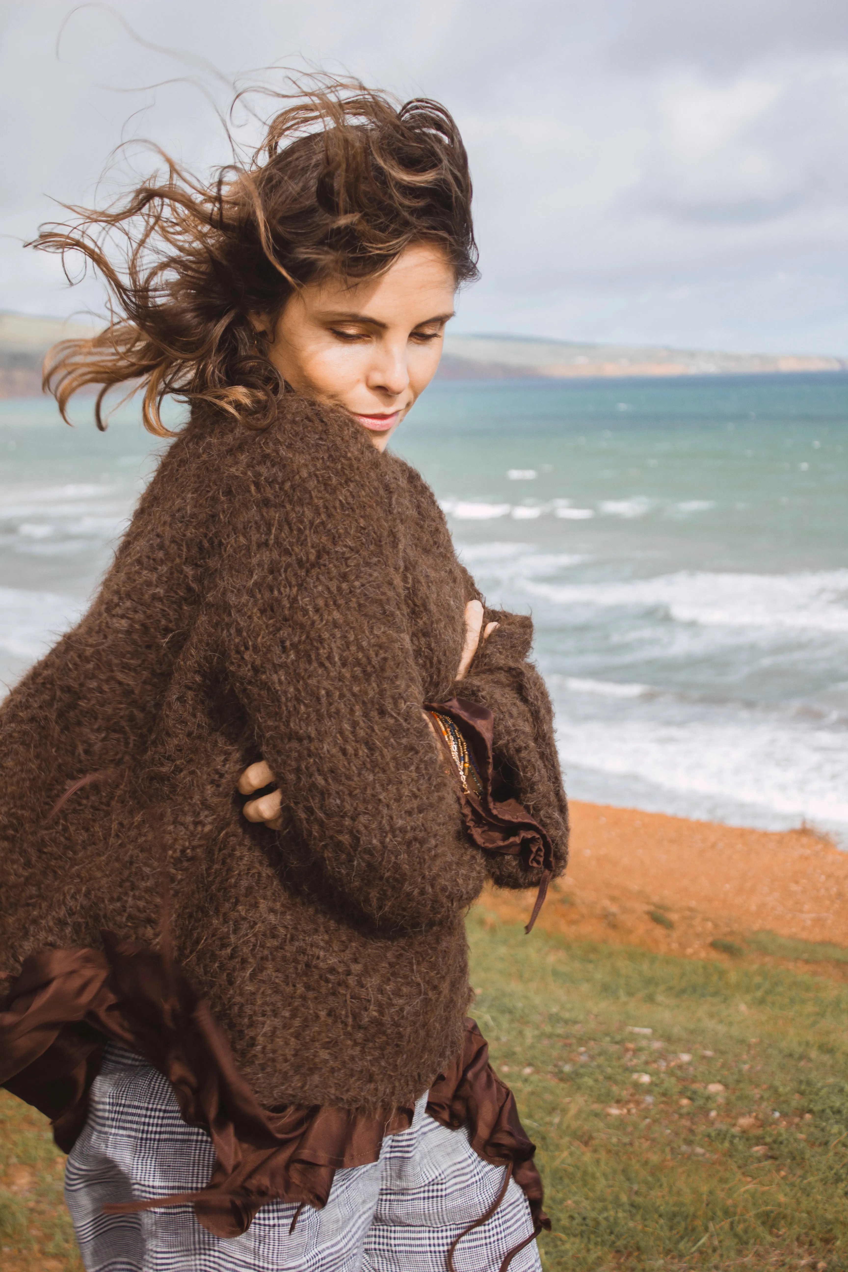 Hand loom sweater with detachable collar - Mocca