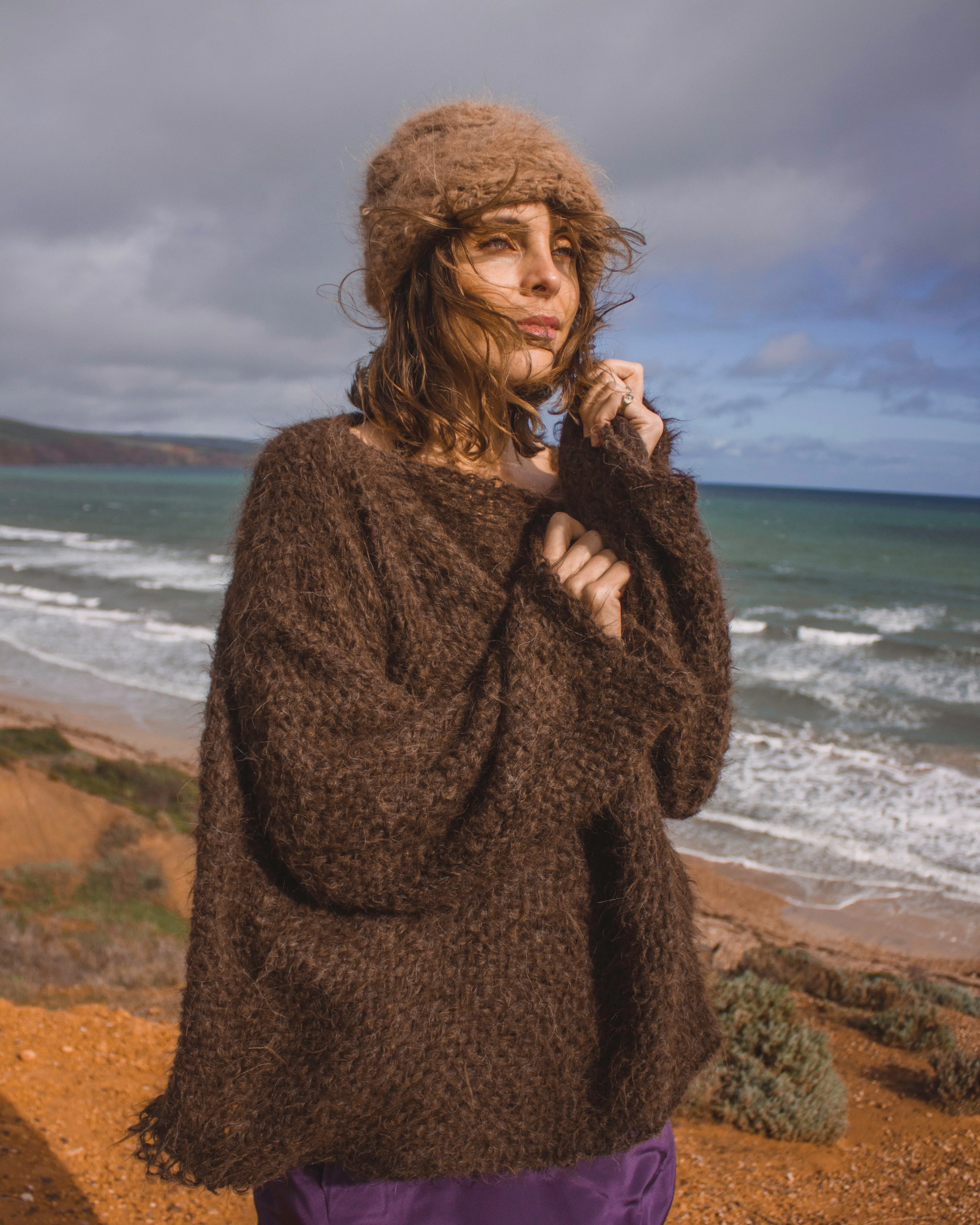Hand loom sweater with detachable collar - Mocca