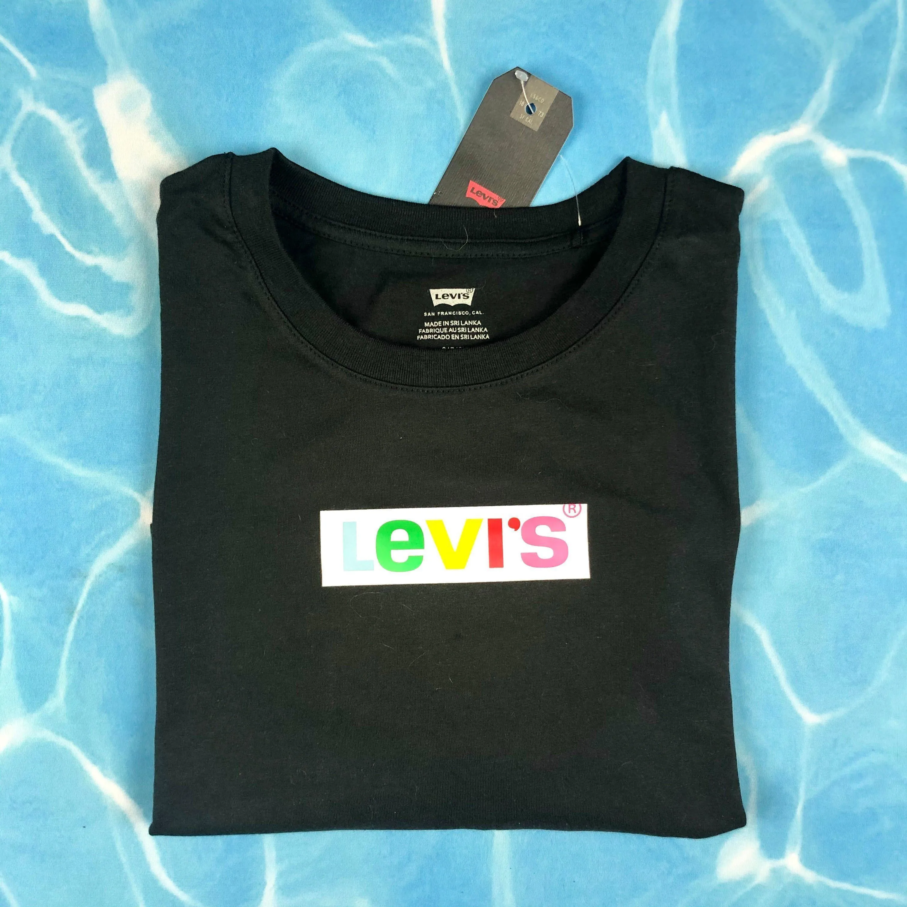 NWT- Levis Vintage Fit Crop Black Rainbow Logo T Shirt - Size S