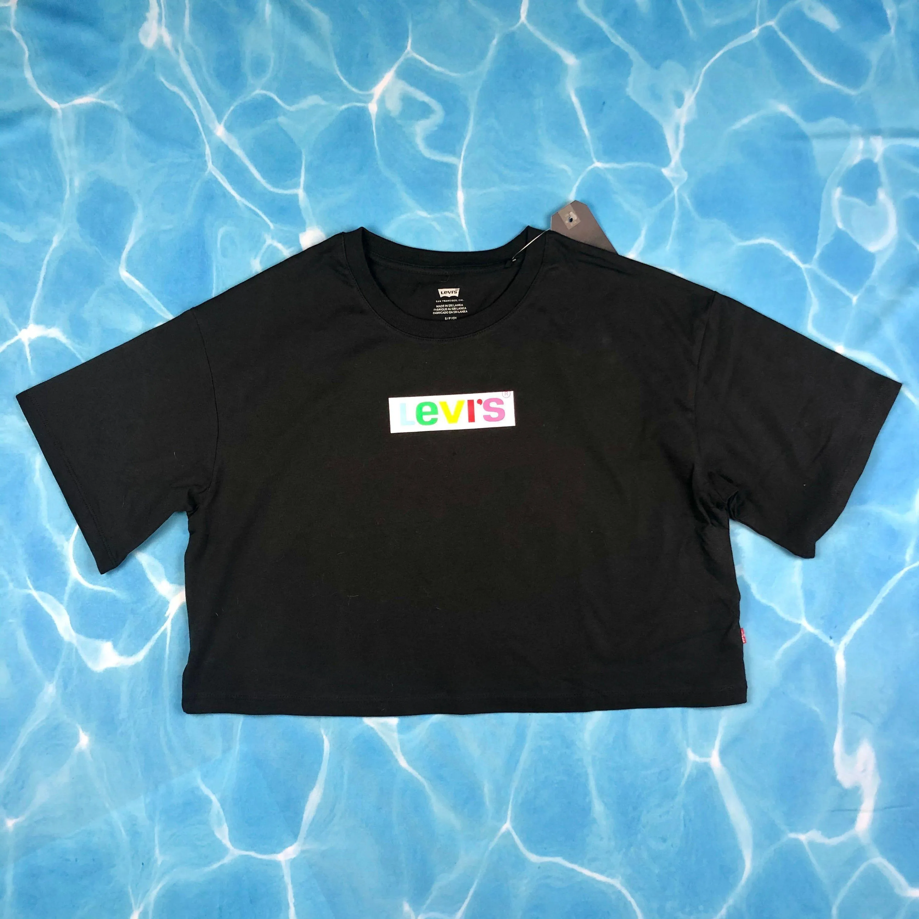 NWT- Levis Vintage Fit Crop Black Rainbow Logo T Shirt - Size S