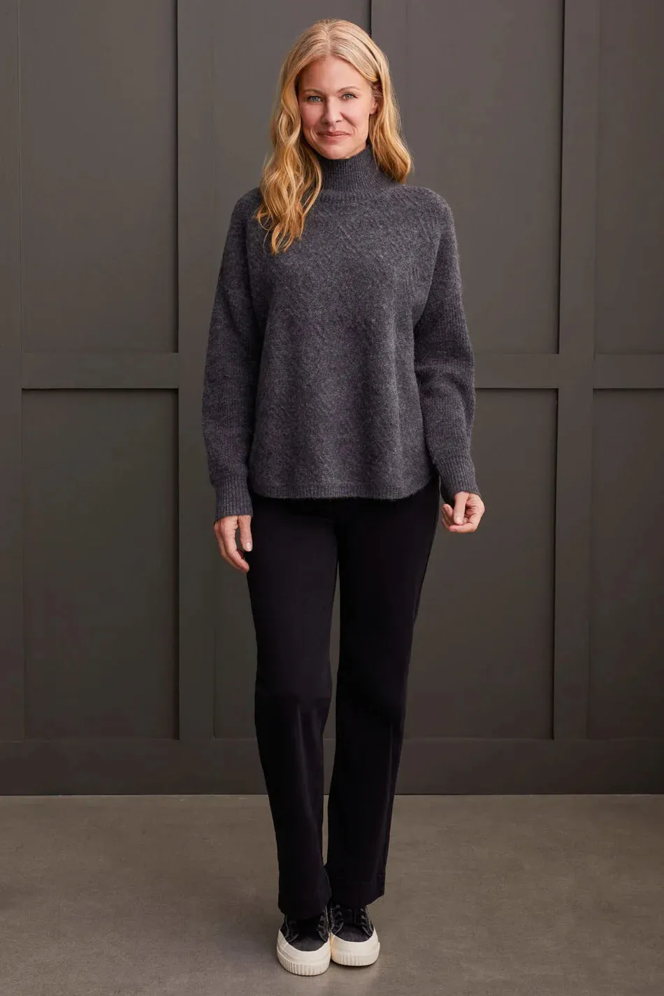 TR1528o Mock Neck Sweater